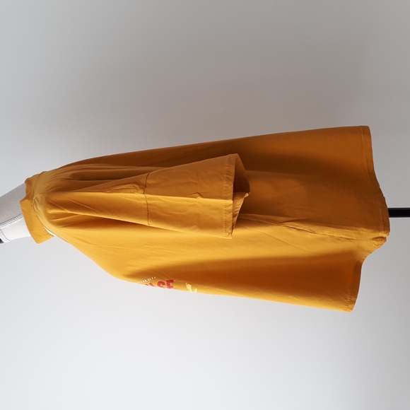 Peekaboo Tshirt - Picture 3 of 6